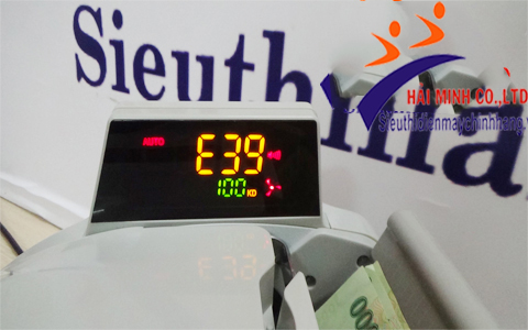 Màn hình hiển thị của Máy dếm tiền Xiudun 8000