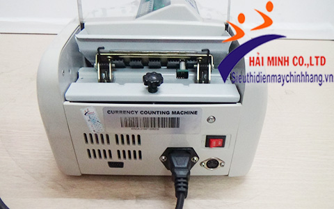 Mặt sau của Máy đếm tiền XINDA 2136F